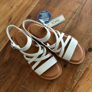 ☀️ New! TOMS Sephina Strappy Sandals
